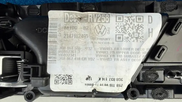 VW Arteon Dörrlist OEM 3G8867586 Höger Sida image 7
