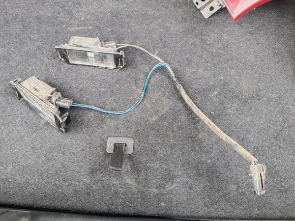 OEM 95720-C8000 Feu de Plaque Hyundai i20 II 14-18 image 4