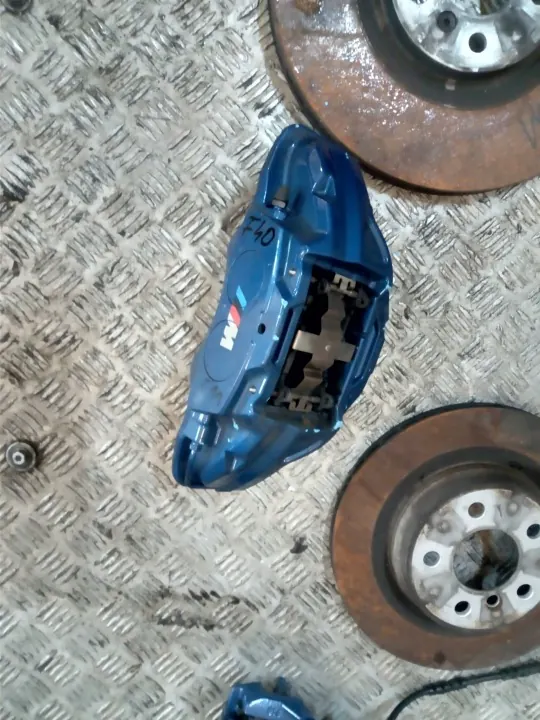 Discos & Pinças Travão BMW F40 Pacote OEM image 10