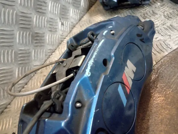 Discos & Pinças Travão BMW F40 Pacote OEM image 3