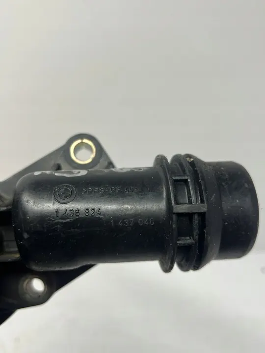 BMW X3 E83 E60 E46 Carcasa de Termostato M54 OEM 1436824 image 2