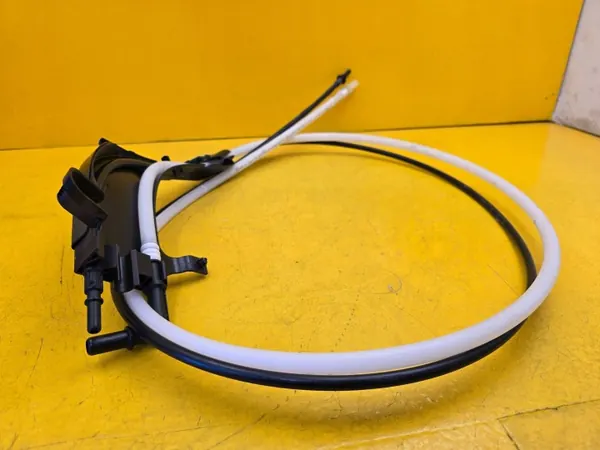 Conducto de Combustible Audi A1 82A 1.0 TFSI OEM 2Q0200059M image 4