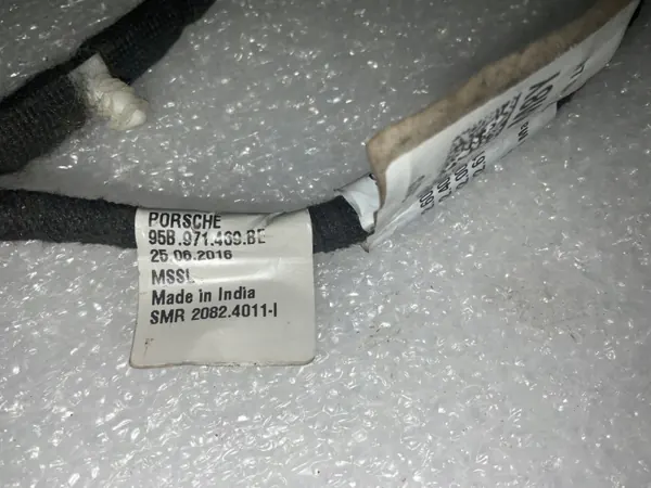 Porsche Macan 95B vasen peilin pohja OEM 95B857539 image 8