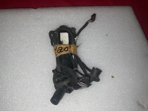 Porsche Macan 95B vasen peilin pohja OEM 95B857539 image 9
