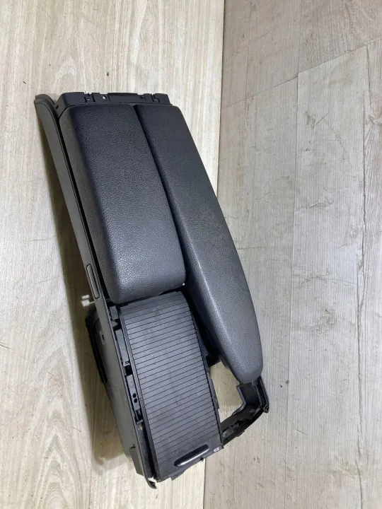 Armlehne OEM A2046800639 für Mercedes-Benz E W212 image 2
