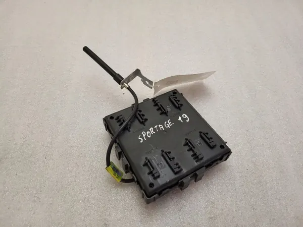 KIA Sportage Keyless Start Module OEM 95480F1640 image 3