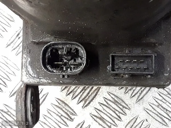 Servostyrningspump Citroen C5 2008 2000 Bensin OEM 96466171 image 4