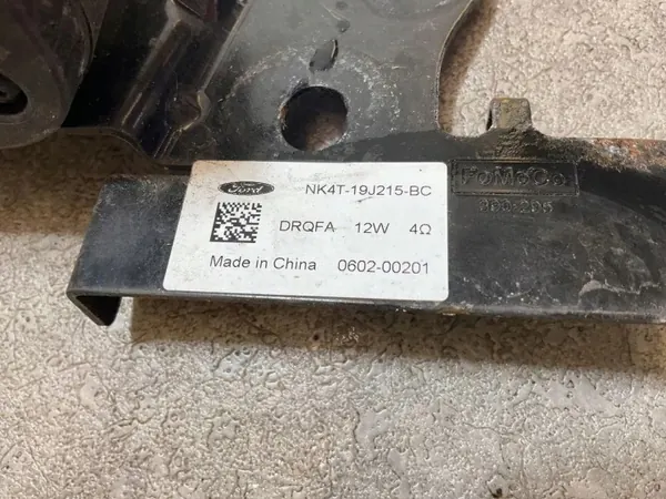 Sirena de alarma Ford OE OEM NK4T19J215BC - Usado image 3