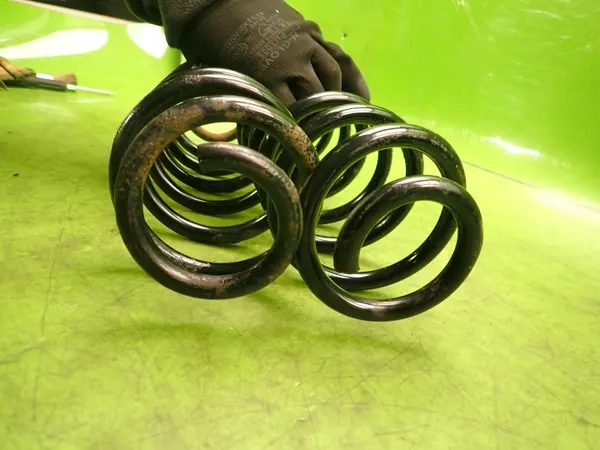 Kit de ressorts arrière OEM KAMOKA 2120222 Skoda Octavia image 3