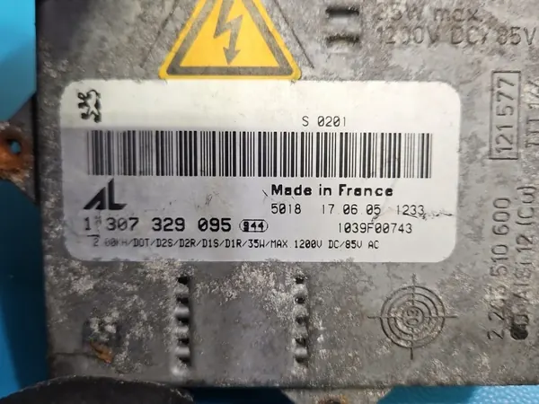 Xenon-virtalähde OEM 1307329095 Peugeot 407:lle image 5