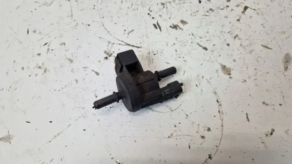 Válvula de purga EVAP OEM 12611802 para Saab 9-5 NG 2.8T image 2