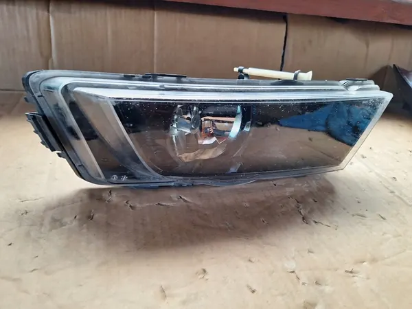 Farol Halógeno Direito Skoda Octavia III Kombi image 2
