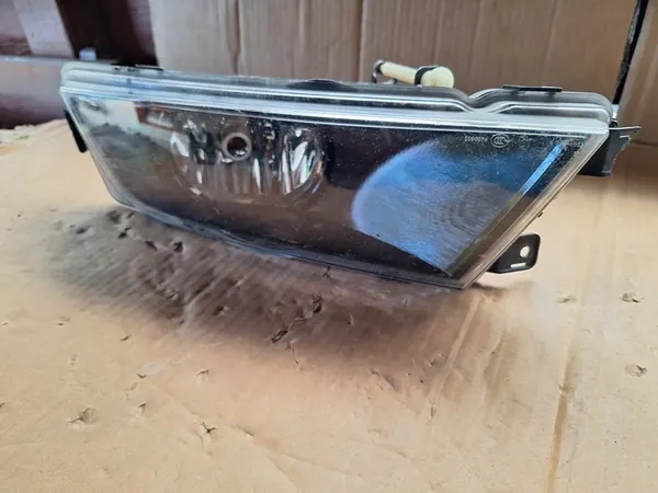 Farol Halógeno Direito Skoda Octavia III Kombi image 3