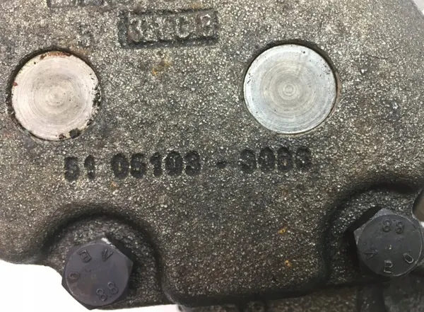 MAN Motoroljepump OEM 51.05201-3035 Begagnad image 3
