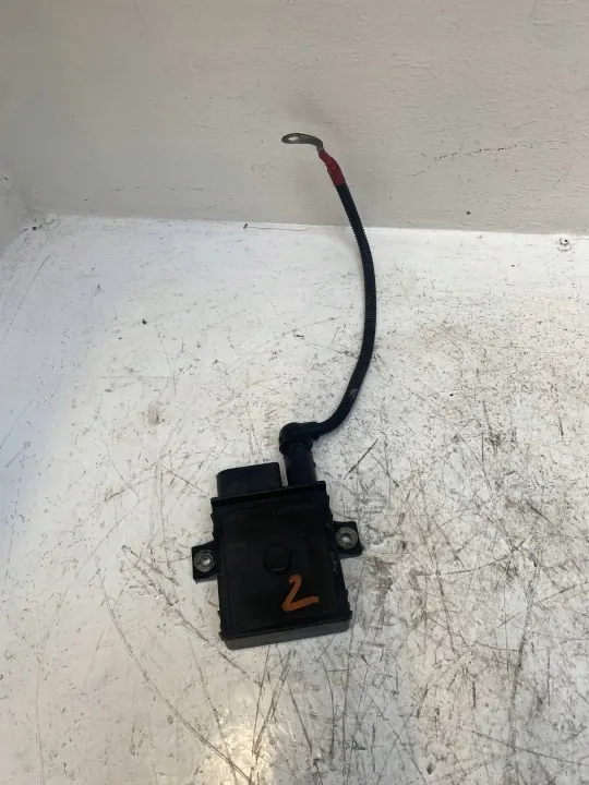 Módulo relé precalentamiento OEM E2110022360 image 2
