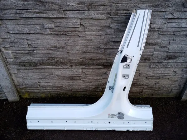 Tesla S Vasen Keskipylväs - OEM Alkuperäinen Osa image 2