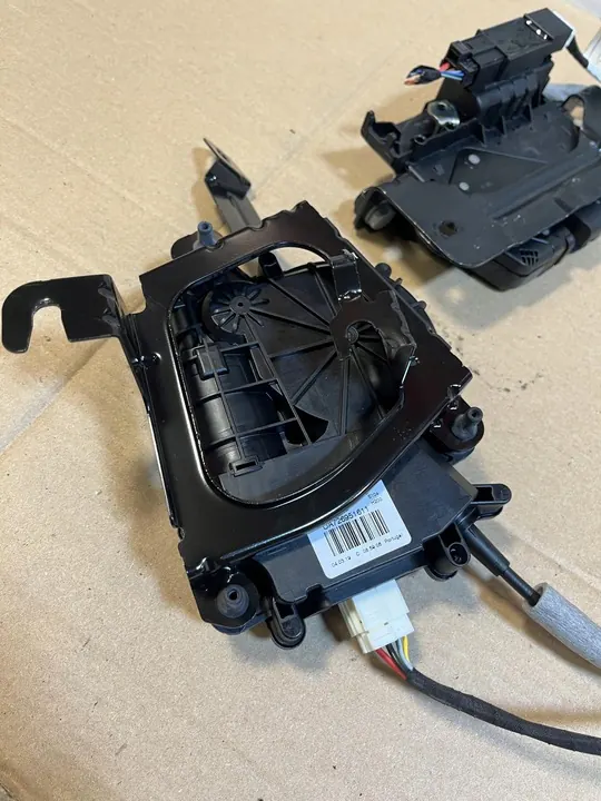 BMW 4 F36 Grand Coupe 428i Bagagelås Set 7269544 image 3