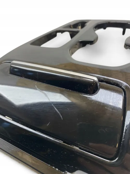 Volvo XC40 middenconsole asbak OEM 31469013 image 9