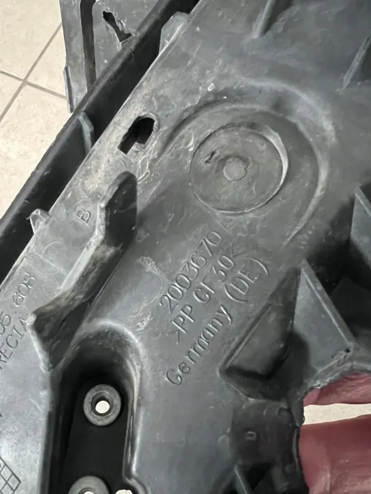Audi Ajovalonkiinnike OEM 8R0805608B - Käytetty image 4
