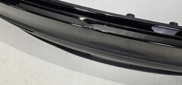 Paraurti posteriore Tesla Model Y image 4