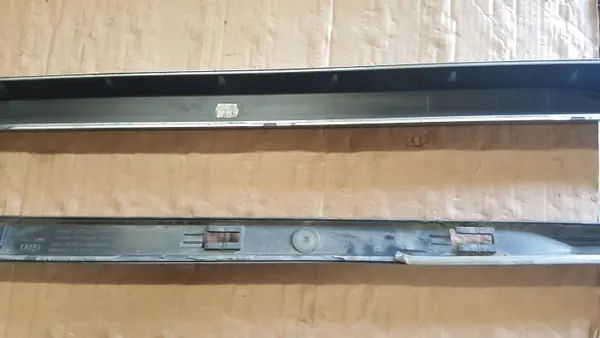 Audi A3 8Y S-Line Protection de seuil droit OEM 8Y0853860 image 10