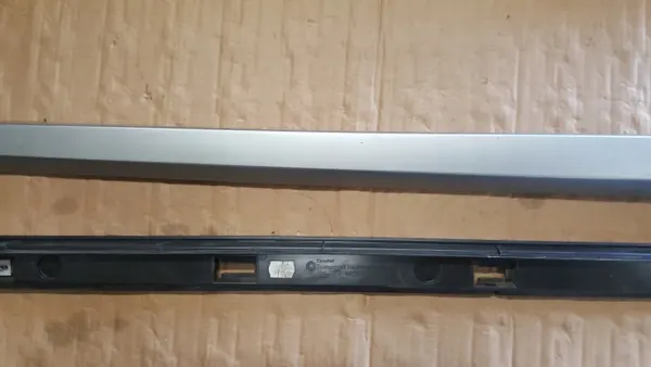 Audi A3 8Y S-Line Protection de seuil droit OEM 8Y0853860 image 3