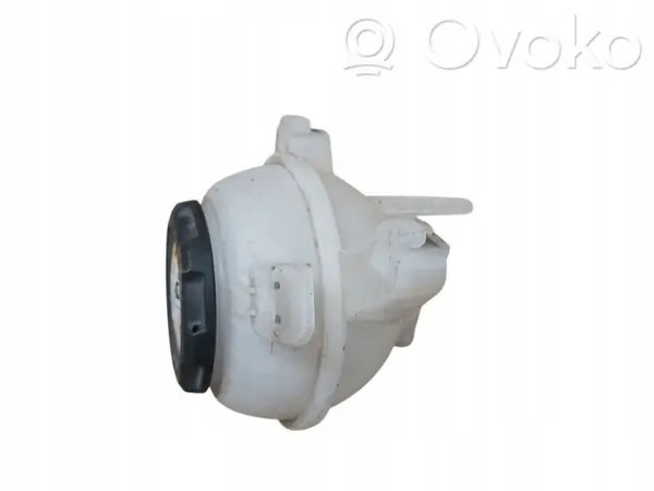 Cupra Formentor vätskebehållare OEM 5Q0121809A image 2