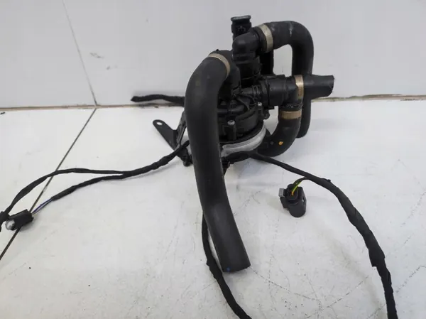 Pompe de soupape d'eau supplémentaire Mercedes C-Class W206 image 5