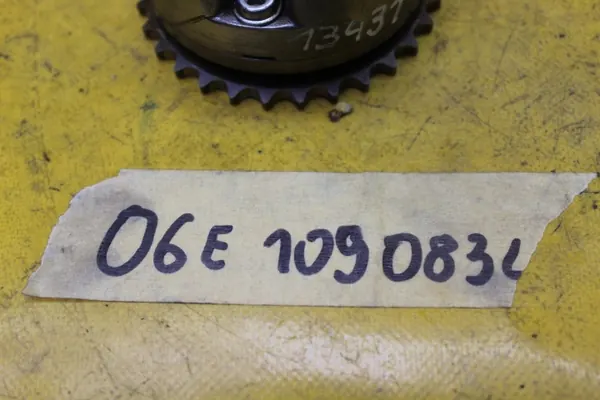 OEM 06E109083L Variabel Kamaxelregulator Höger Insug image 4