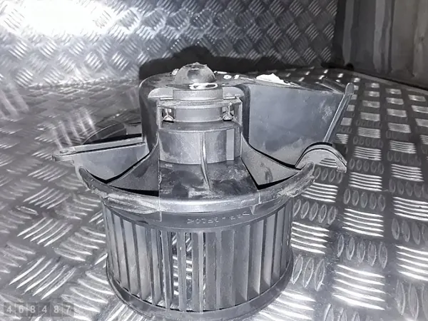 Peugeot 206 Lämmityspuhallin OEM 5576701 image 3