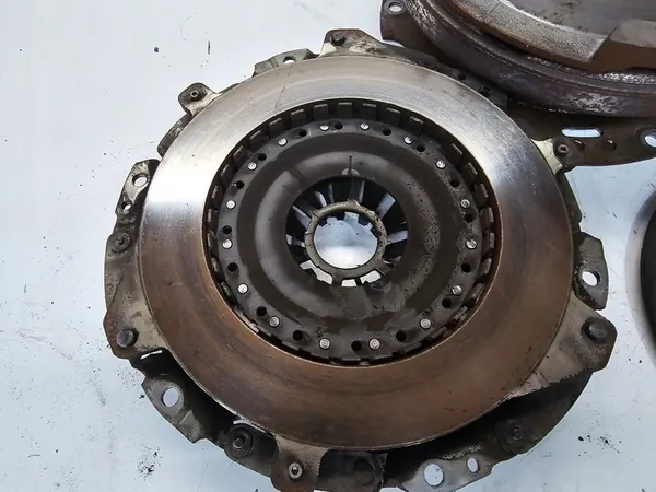 Volante bimassa Audi A4 B8 A5 3.0 TDI image 4