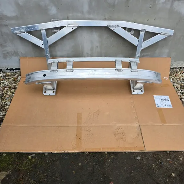 VW T7 Förstärkningsbalk OEM 7T0803037C Begagnad image 2