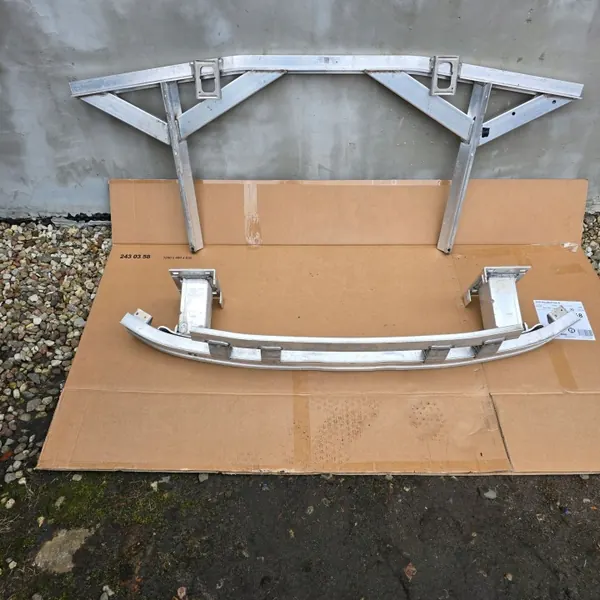 VW T7 Förstärkningsbalk OEM 7T0803037C Begagnad image 8