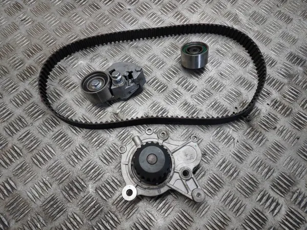 Kit de distribution usagé pour Kia Ceed I 2.0 CRDI image 2