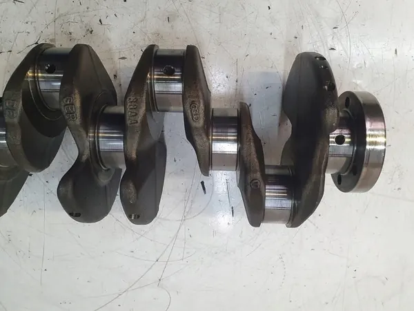 VW T6 CRAFTER 2.0 TDI Vevaxel 04L105263F image 5