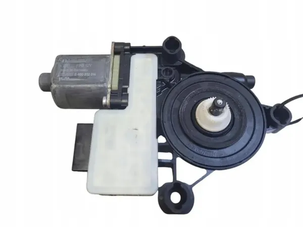 Fönsterhiss höger bakdörr VW OEM 0130822694 image 2