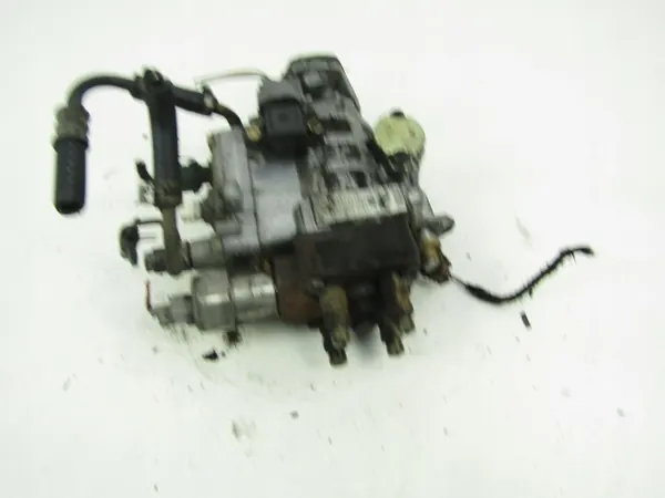Bomba de inyección Opel OE 8-97185242-3 usada image 4