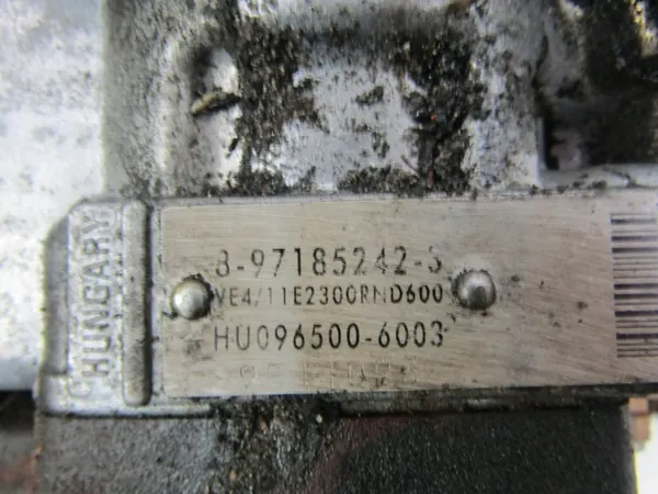 Bomba de inyección Opel OE 8-97185242-3 usada image 7