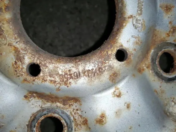 OEM 2160817 Vorderer rechter Stoßdämpferhalter für Ford image 4