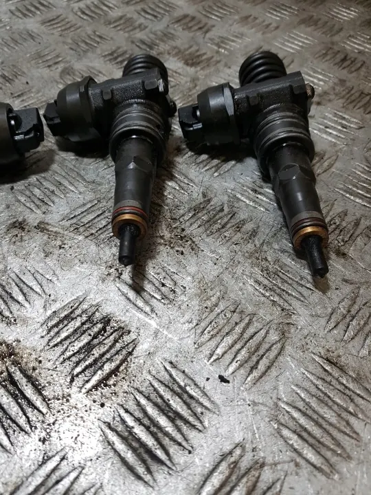 Bomba lavaparabrisas completa OEM 038110073AN image 3