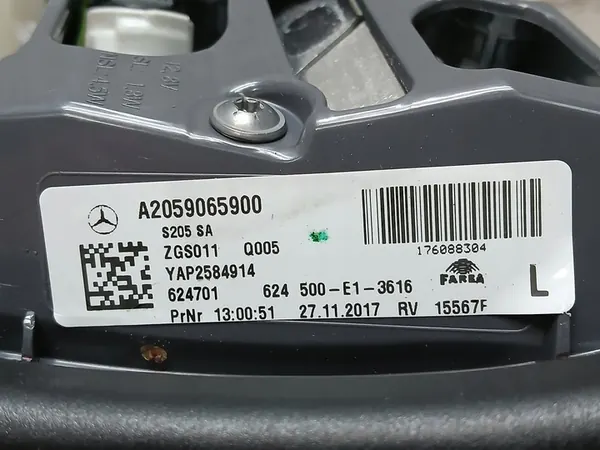 Mercedes W205 linker achterlicht A2059065900 image 3