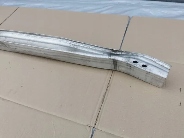 Audi A4 B8 08-12 Etupuskuri Vahvistus 8K0807113B image 6