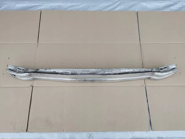 Audi A4 B8 08-12 Etupuskuri Vahvistus 8K0807113B image 7