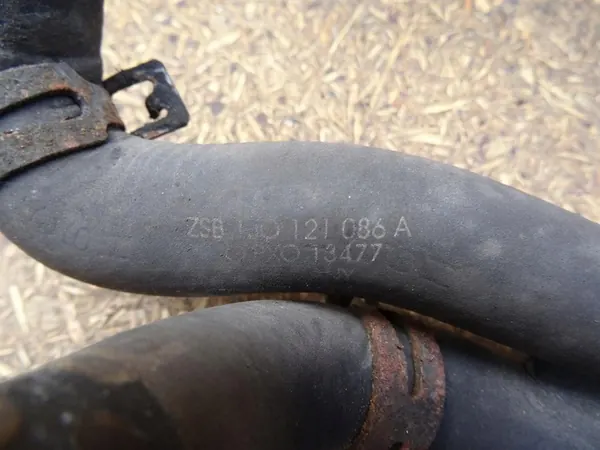 AUDI TT 8N A3 8L LEON I 1.8T Vesiputket 1J0121086A image 2