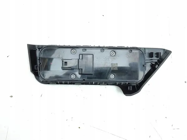 Mercedes-Benz EQA 2022 Rechter Voorraam Schakelaar image 7