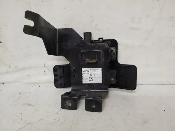 Radar Distronic Derecho Trasero Hyundai Tucson III Lift OEM 95820-D7700 image 3