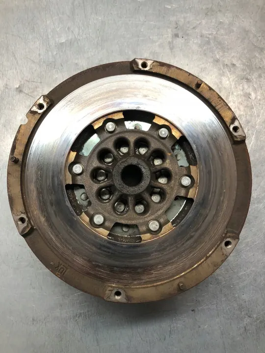 A4 B9 2.0 TDI Volante de Dupla Massa 0CS141026B image 6