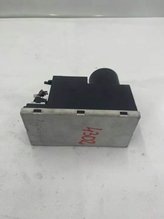 Keskitulppapumppu OEM 8L0862257H - Käytetty Audi OE image 2