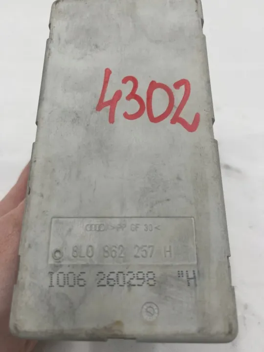 Keskitulppapumppu OEM 8L0862257H - Käytetty Audi OE image 3