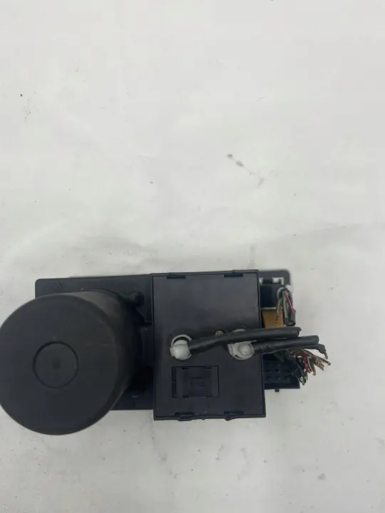 Keskitulppapumppu OEM 8L0862257H - Käytetty Audi OE image 6